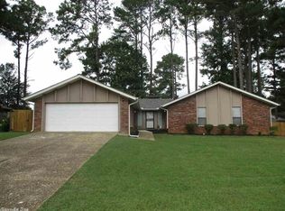 11 Club Rd, Jacksonville, AR 72076