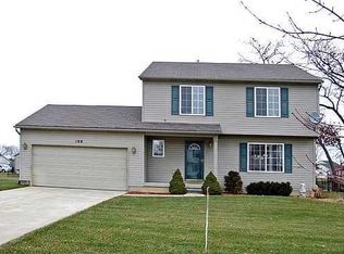 109 Crossing Ct, Whitmore Lake, MI 48189