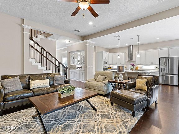 3rd image of 257 OXFORD ESTATES Way