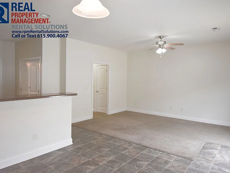 337 Rowlette Cir — Photo 3