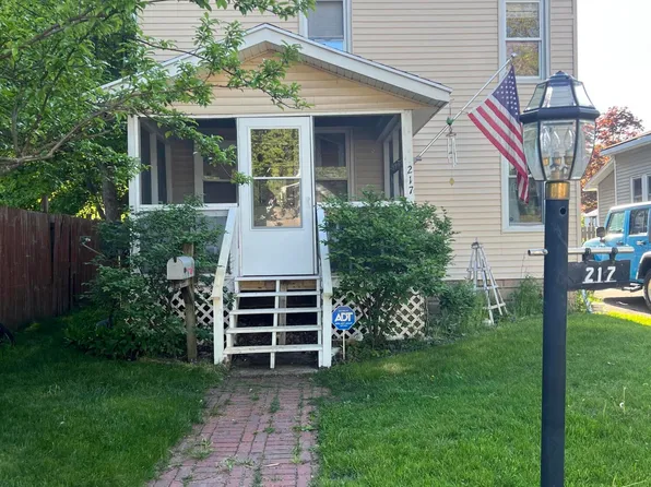 217 S Smith St, Greenville, MI 48838