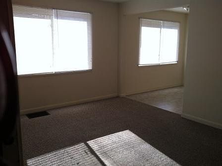 2nd image of 613 Hampshire Rd APT 6