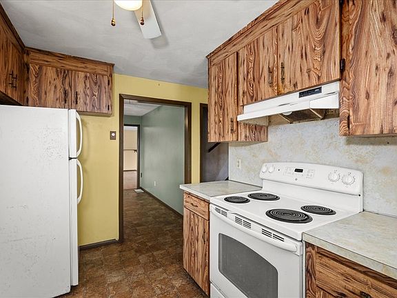 3rd image of 80 Meadow Rd
