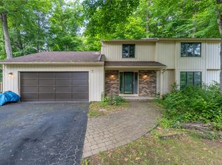 10 Chesfield Lookout, Fairport, NY 14450