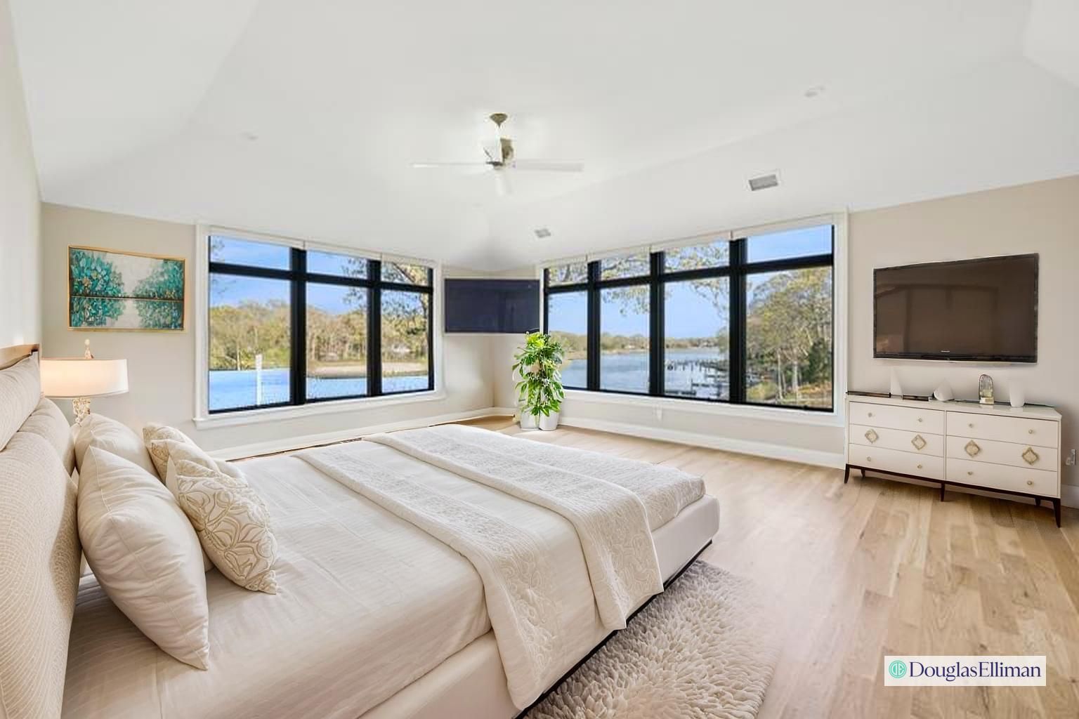  primary suite with stunning water views