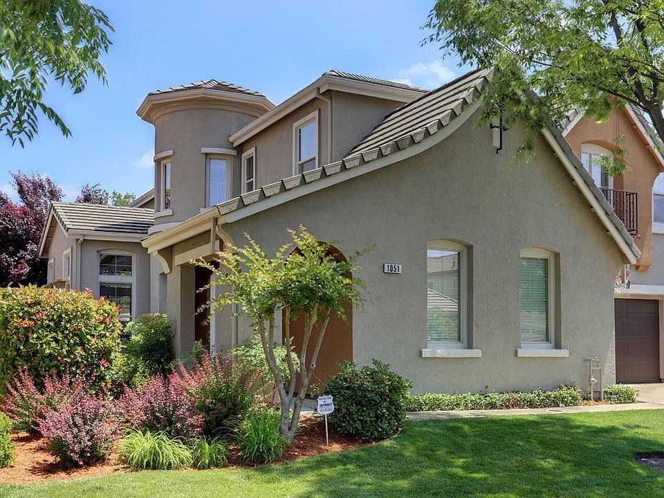 2nd image of 1051 Elsworth Way