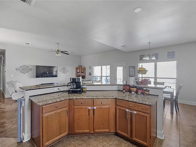 22157 Fen St — Photo 10