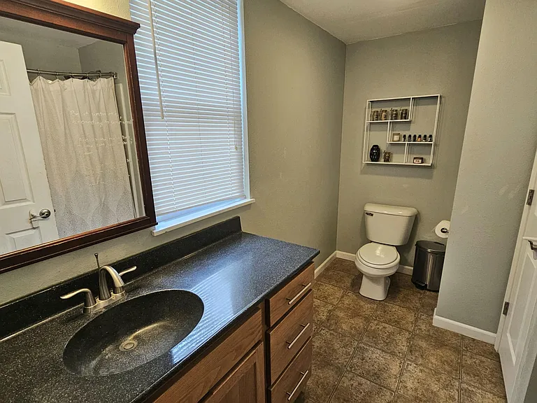 730 Maple St — Photo 14