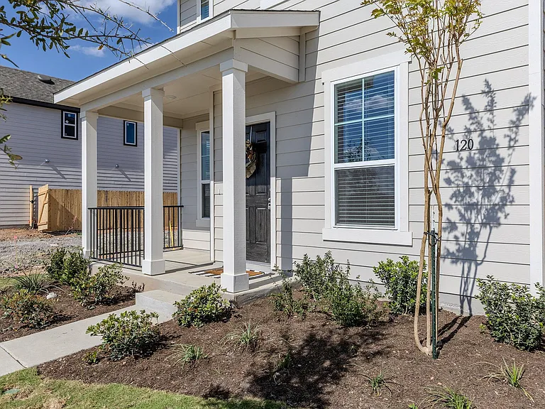 120 Hartson Dr — Photo 4