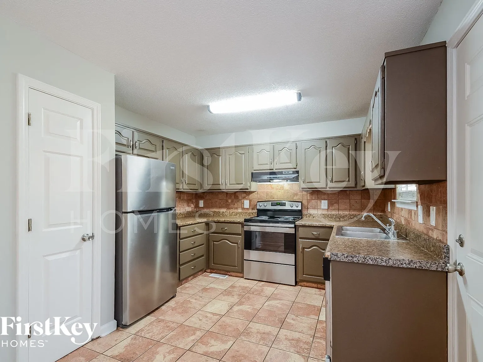 3 bed, 2.0 bath, 1446 sqft, $1,900 — Photo 4