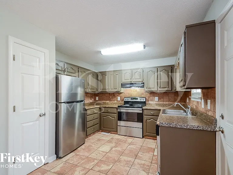 5759 Balboa Ter — Photo 4