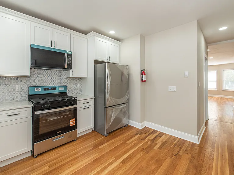182 Union Ave #1 — Photo 3
