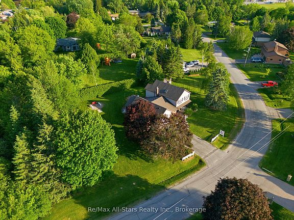 4th image of 4 Circle Dr