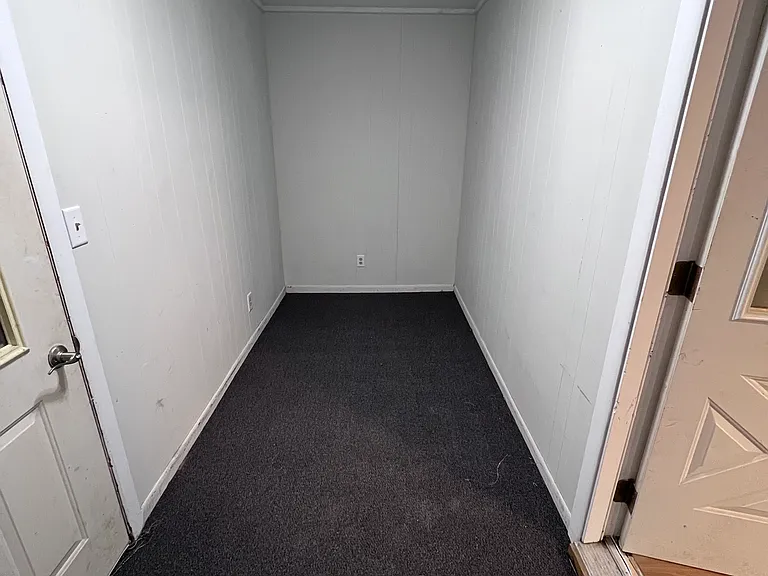 112 W Madison St — Photo 4