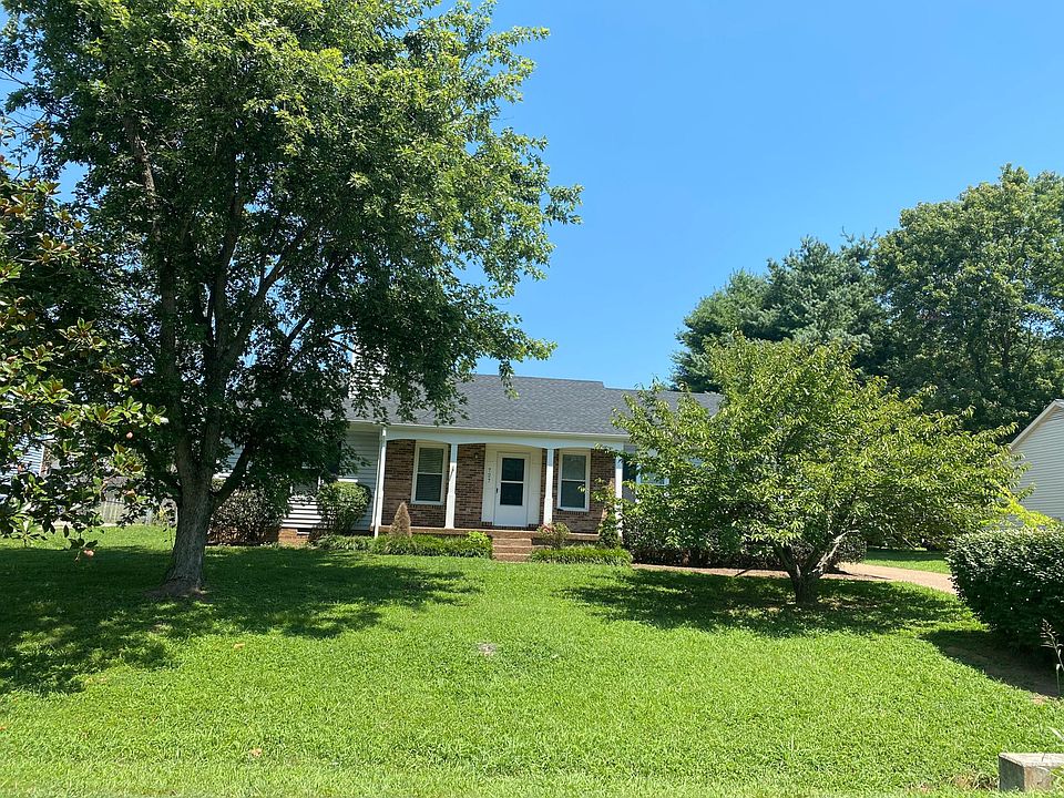 1st image of 727 Riverview Dr