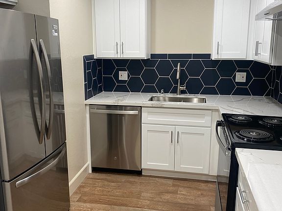 3rd image of 43587 Ellsworth St APT 4