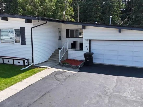 132 N Sunwapta Dr, Hinton, AB T7V 1G2