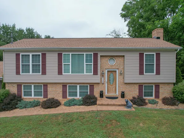 116 Marikay Ct, Bunker Hill, WV 25413
