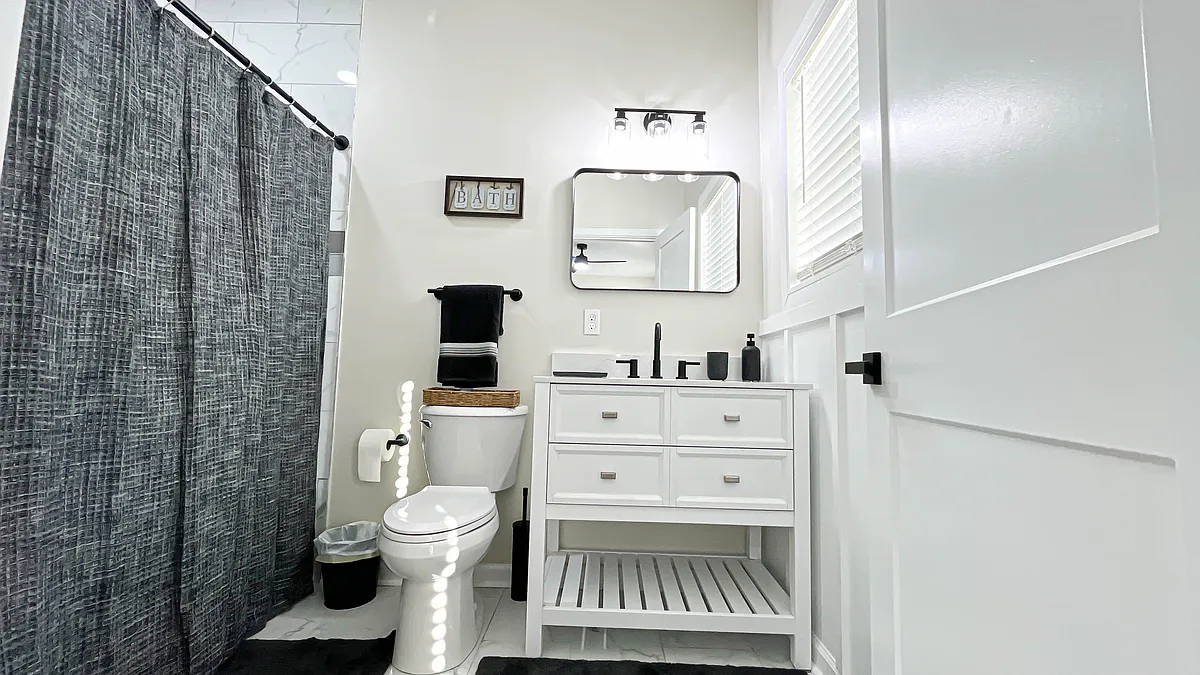 Building Photo - Cone Rd