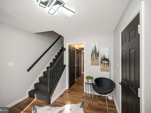 3rd image of 102 Park Brook Ct