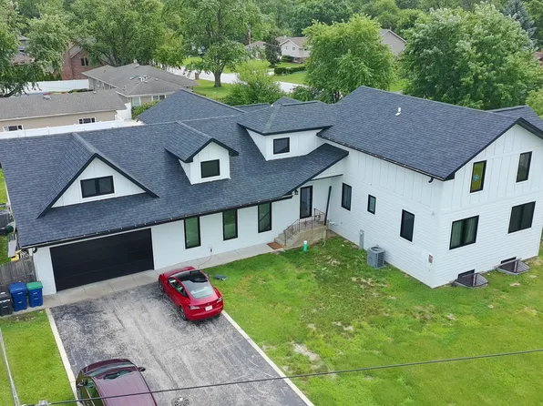 8501 S 84th Ave, Hickory Hills, IL 60457