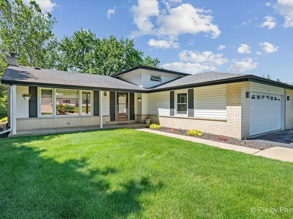 113 W Monterey Ave, Schaumburg, IL 60193