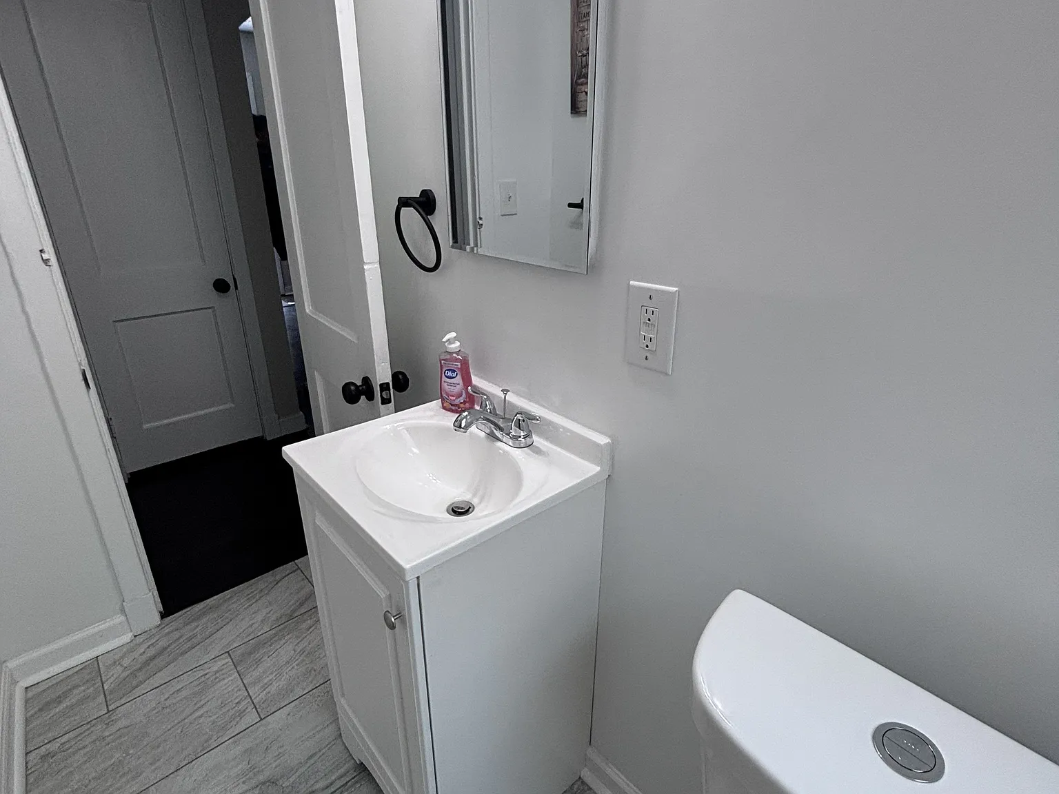 5 bed, 1400 sqft, $684 — Photo 3