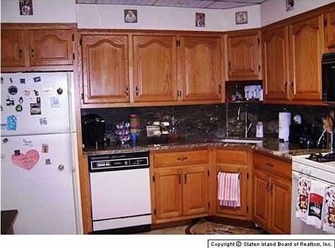 5th image of 42 Wright Ave