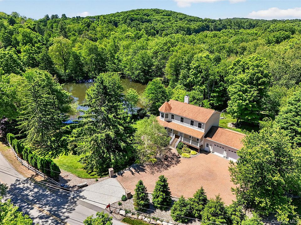 1st image of 433 Barrett Hill Road