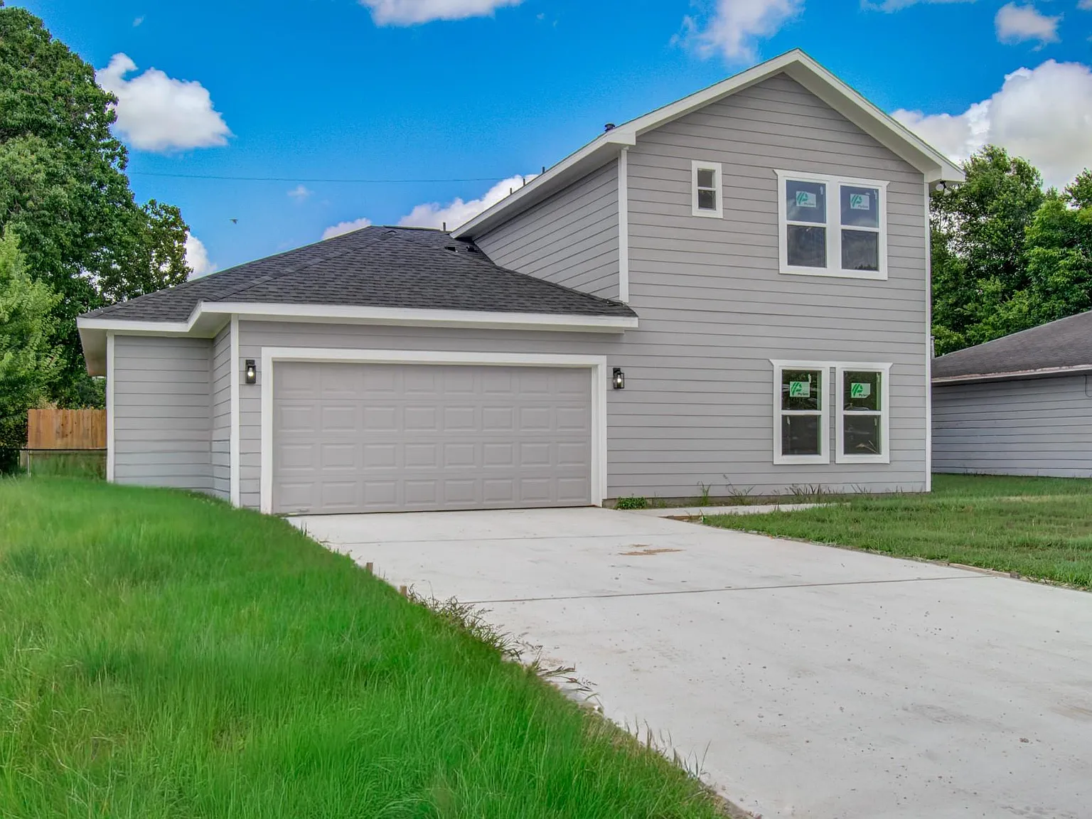 4 bed, 3.5 bath, 2635 sqft, $2,750 — Photo 2