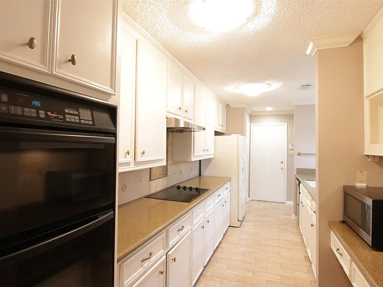 2602 Rice Blvd — Photo 7