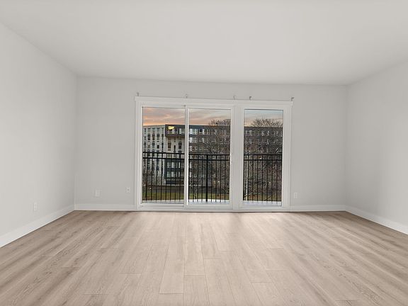5th image of 3238 15th Ave W APT 4