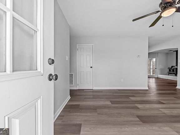 3rd image of 1231 Salem Rd