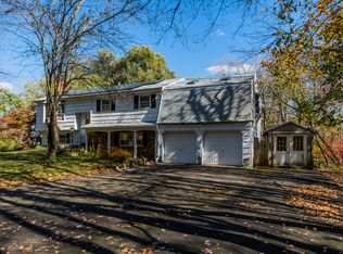 3 Caye Rd, Danbury, CT 06811