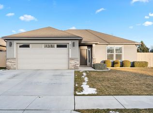 978 N Nevada St, Kennewick, WA 99336