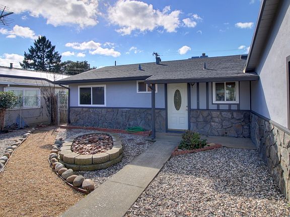 3rd image of 2356 Benita Dr