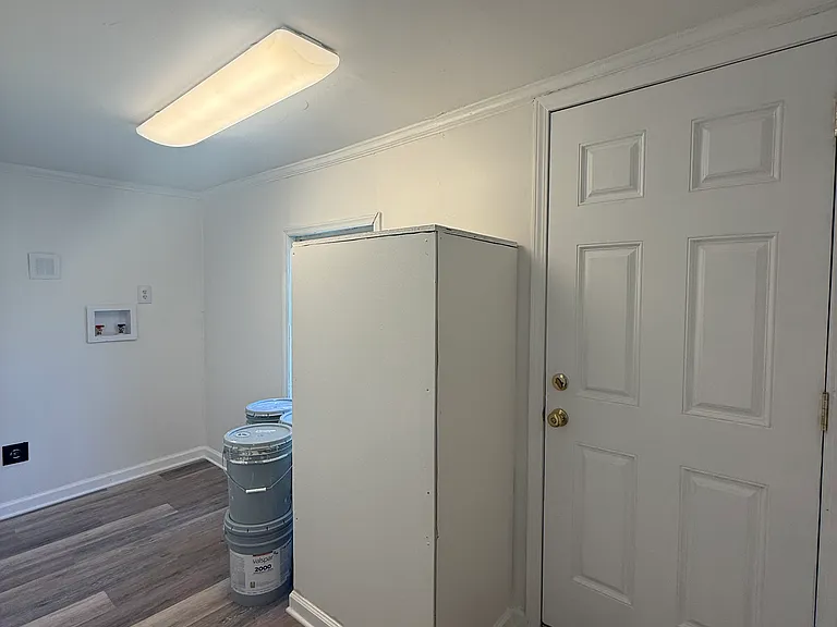 111 Phillips St — Photo 8