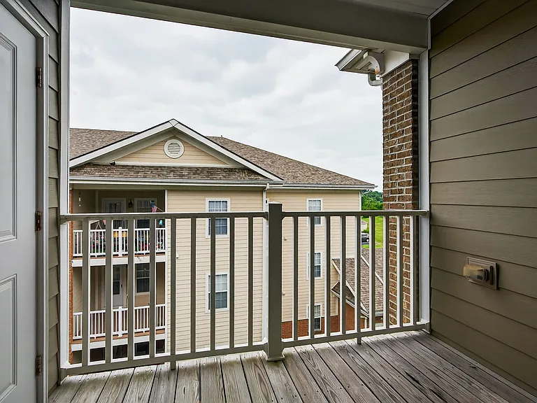 Palomar View Apartments — Photo 35