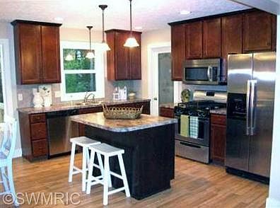 4th image of 6939 Longtail Dr