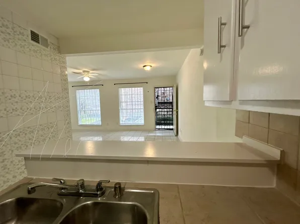 201 W Rosamond St APT 43, Houston, TX 77076