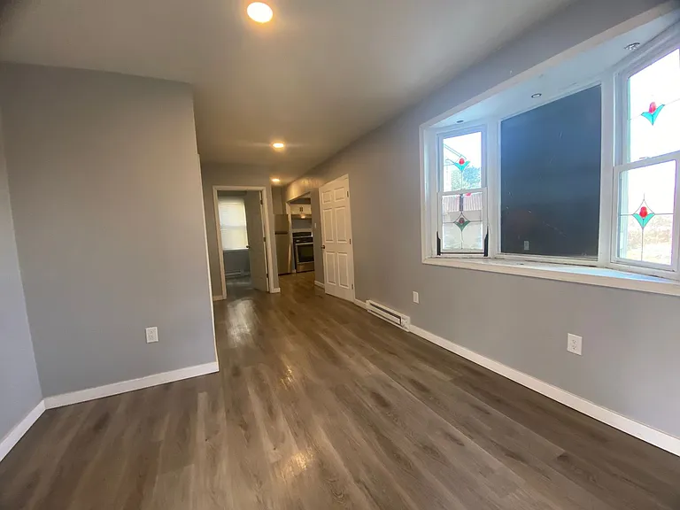 1380 Main St — Photo 7