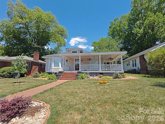 2nd image of 208 Heilig Ave