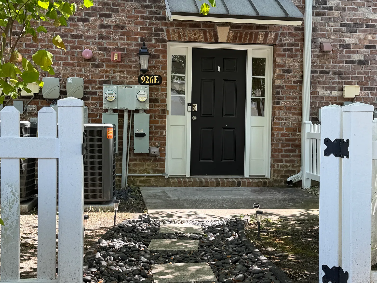 2 bed, 2.5 bath, 1250 sqft, $1,900 — Photo 3