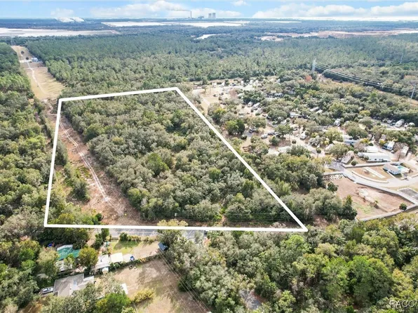 14420 W River Rd, Inglis, FL 34449