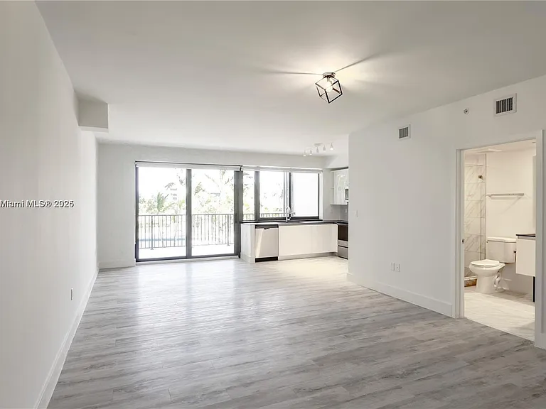 4400 Sunrise Blvd #T1 — Photo 20