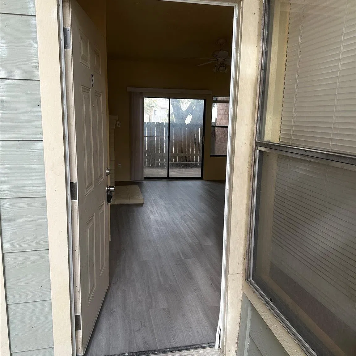 2 bed, 2.0 bath, 938 sqft, $1,450 — Photo 2