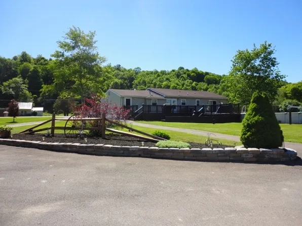 2560 State Route 49 E, Westfield, PA 16950