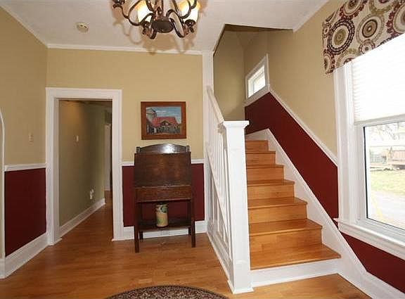 3rd image of 25 Parkland Ave