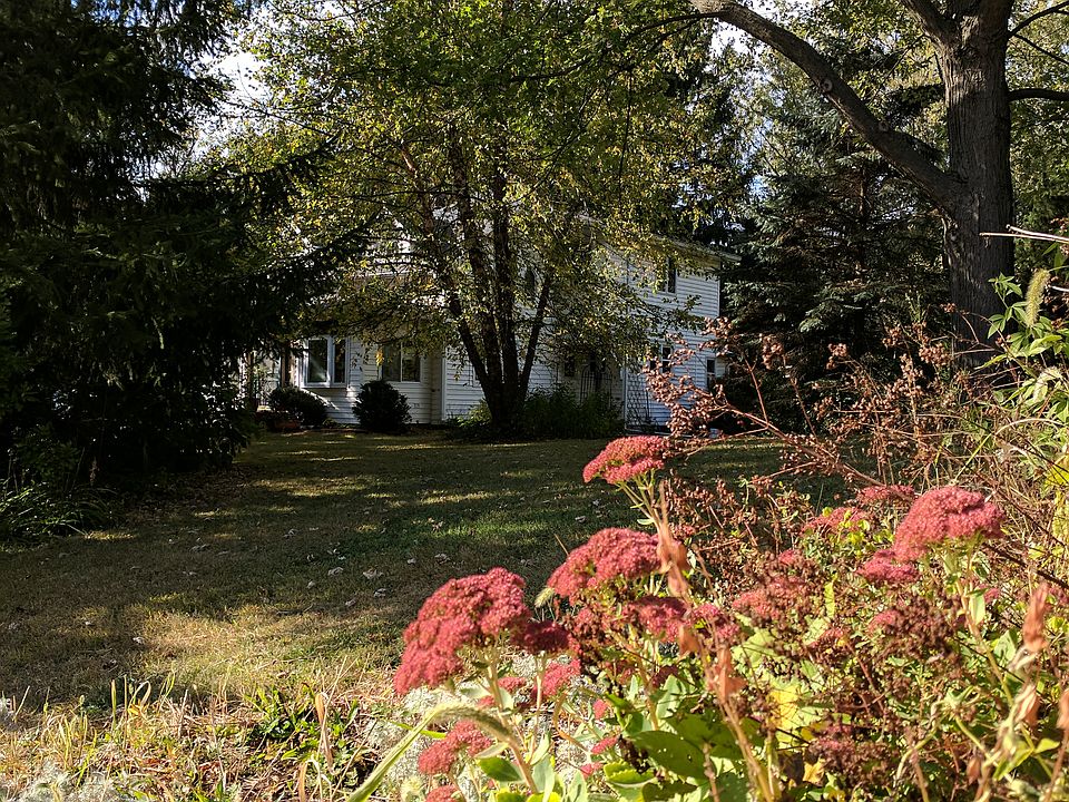 2nd image of 622 E Fulton St
