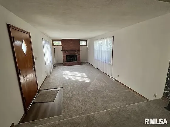 1431 Adlai Stevenson Dr — Photo 3